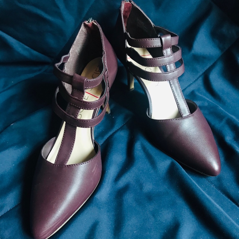 Sole Society heels shoes.. maroon color